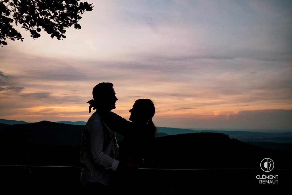 Séance de couple en Alsace au coucher du soleil