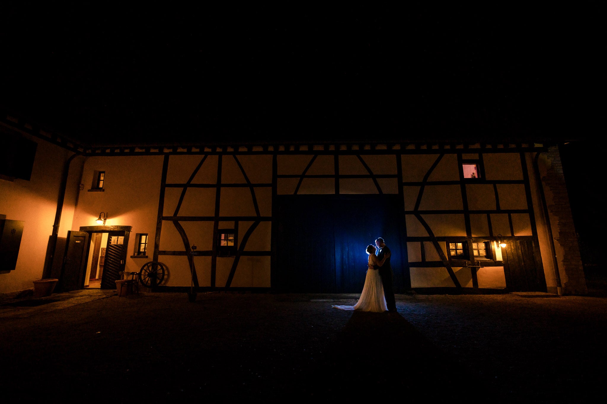 La soirée du mariage au Moulin Bas à Ligsdorf par Clement Renaut, photographe de mariage en Alsace