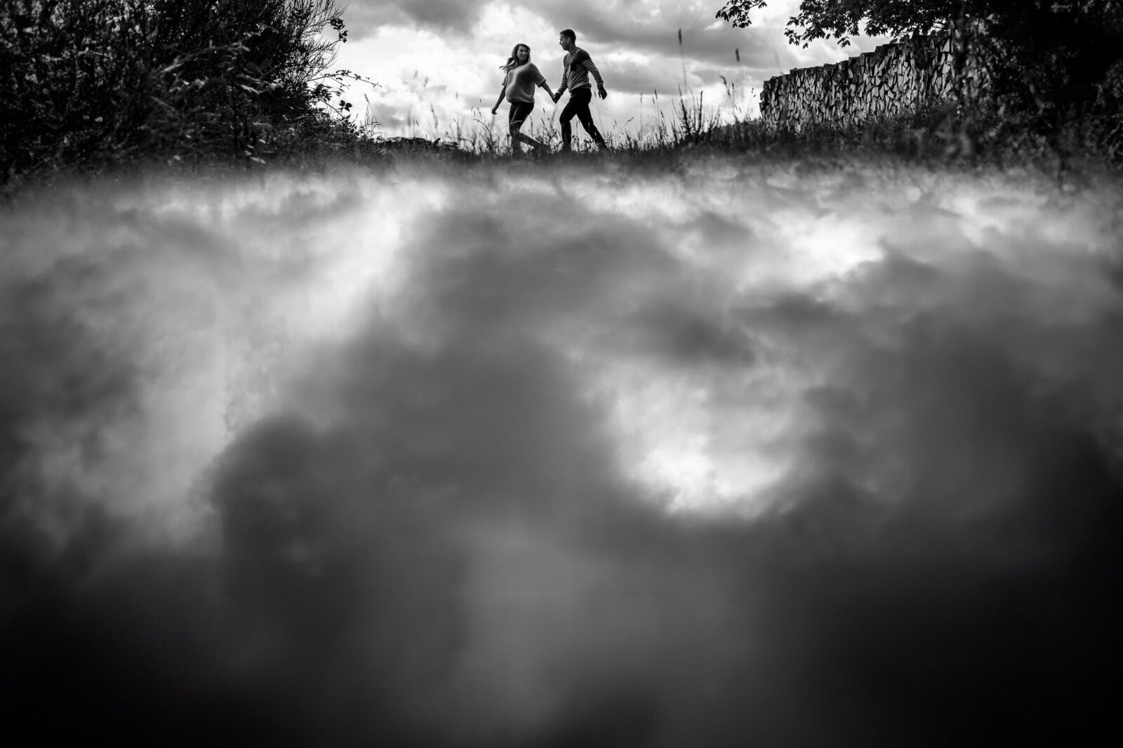 jeux de reflexion pour ces futurs parents lors d'une séance grossesse au champ du feu