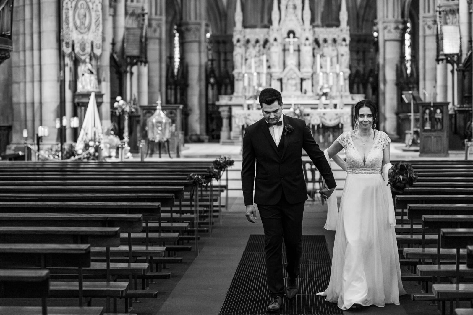 Sortie de l'église à Mulhouse par Clement Renaut, photographe de mariage en Alsace